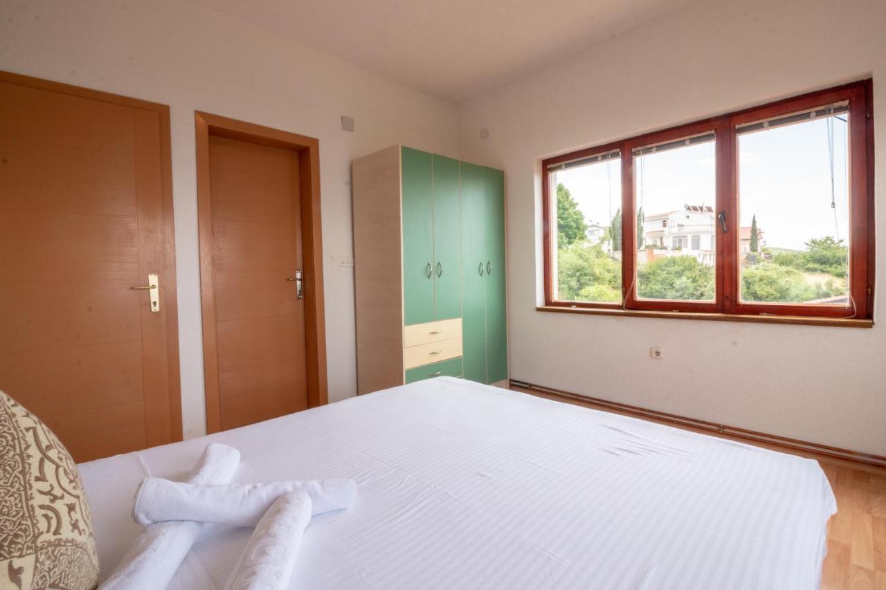 Casa Farmak Lägenhet Ohrid Exteriör bild